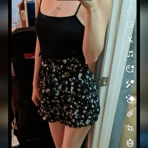 American Eagle Black Floral Flowy Shorts